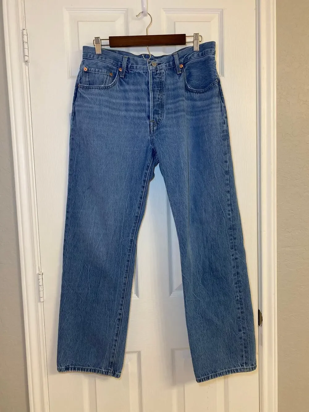 Levi’s 501 90s Classic Jeans Women’s 31x30 Med Blue Rigid Cotton Straight Leg